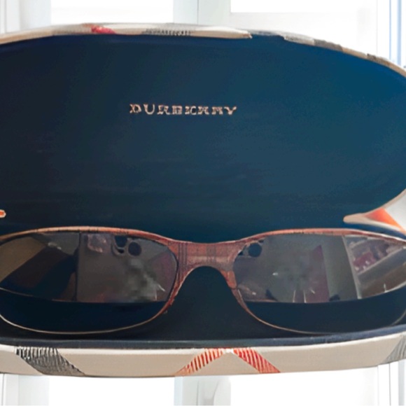 Burberry Sunglasses - Picture 4 of 5
